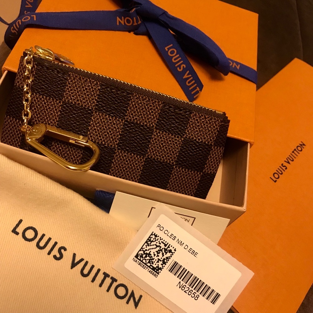 Brand New!!! 💯 Authentic Damier Ebene Key Pouch!!